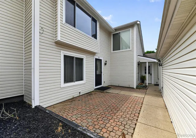 4th image of 75 Oxford Oaks Dr, Oxford, MI 48371 4231