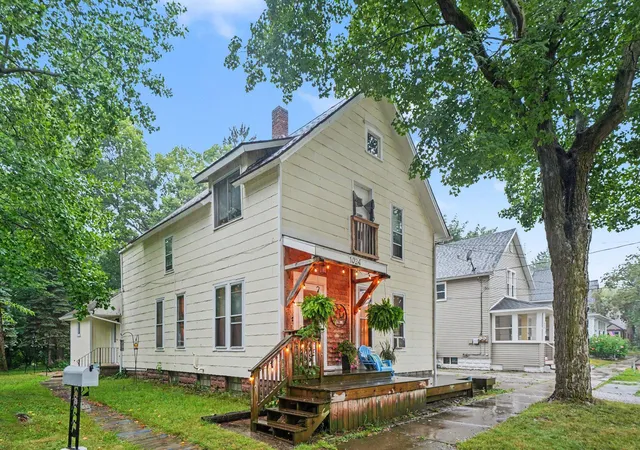 Photo 3 of Multi family home for sale at 1024 Morrison Ave, Saint Joseph, MI 49085 | MLS# 69026040043 | Listing updated on 2026-08-09
