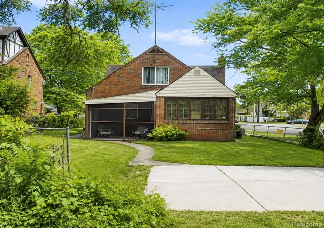 Photo 11 of Single family home for sale at 9713 E Outer Dr, Detroit, MI 48213 | MLS# 20261060250 | Listing updated on 2026-08-02
