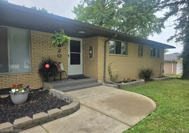 Photo 3 of Single family home for sale at 220 Boyken, Rochester Hills, MI 48307 | MLS# 20261060258 | Listing updated on 2026-09-07