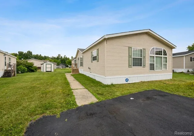 2nd image of 9327 Greentree Dr, Newport, MI 48166 | MLS# 20261060259