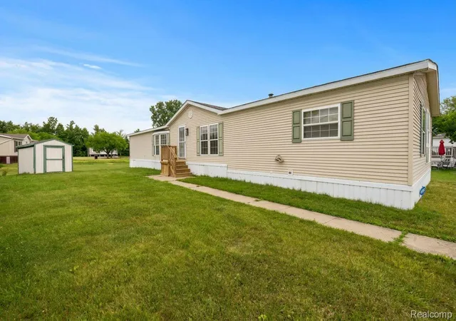 3rd image of 9327 Greentree Dr, Newport, MI 48166 | MLS# 20261060259