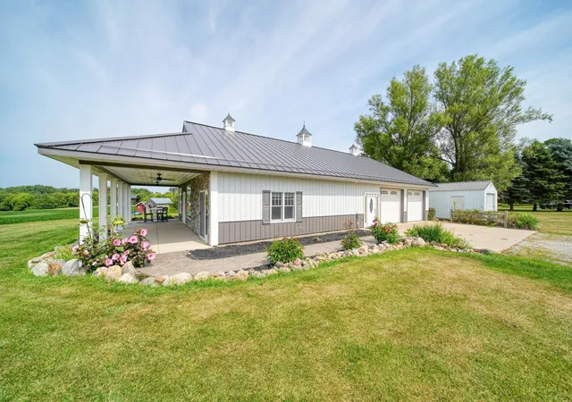 2nd image of 2282 N Lake Wilson Rd, Hillsdale, MI 49242 | MLS# 53026040045