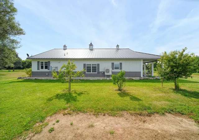 56th image of 2282 N Lake Wilson Rd, Hillsdale, MI 49242 | MLS# 53026040045