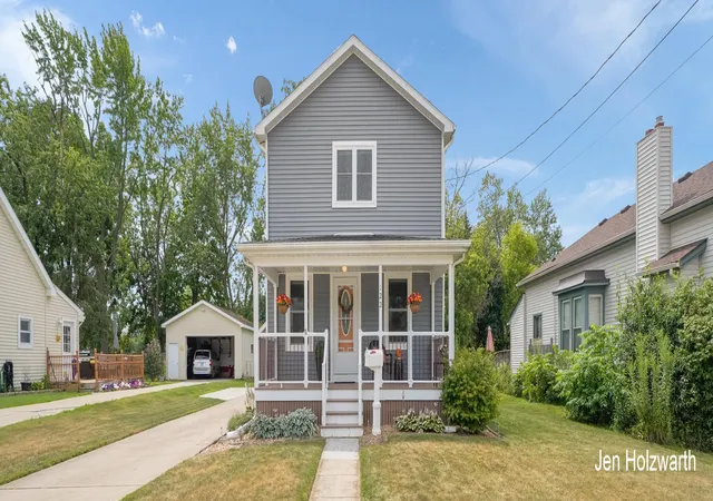 1st image of 122 E Kent St, Grand Ledge, MI 48837 | MLS# 65026040047