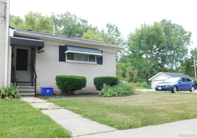 Photo 1 of Sale Pending at 154 S Christine Cir, Mount Clemens, MI 48043 | MLS# 20261060275 | Listing updated on 2026-09-04