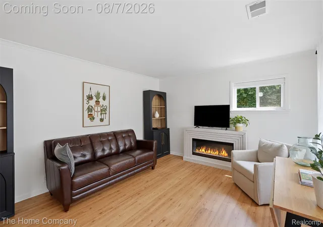 5th image of 25566 Dunbar St, Southfield, MI 48033 | MLS# 20261060287