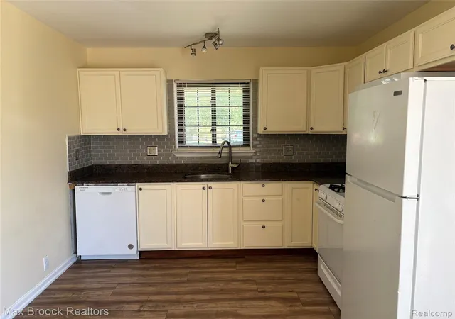 Photo 3 of Single family home for sale at 32047 Linderman Ave, Warren, MI 48093 | MLS# 20261060288 | Listing updated on 2026-09-03