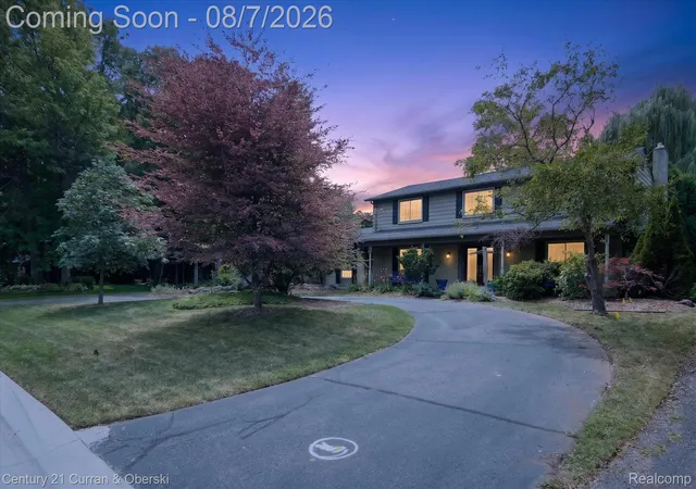2nd image of 30557 Woodstream Dr, Farmington Hills, MI 48334 | MLS# 20261060289