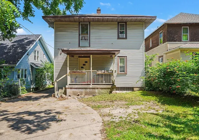 Photo 4 of Multi family home for sale at 918 Martin Luther King Junior St SE, Grand Rapids, MI 49507 | MLS# 65026040058 | Listing updated on 2026-08-03