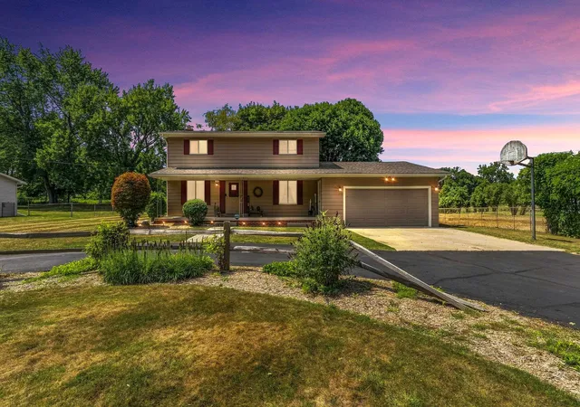 Photo 1 of Sale Pending at 3045 N Mckinley Rd, Flushing, MI 48433 | MLS# 5050217049 | Listing updated on 2026-08-21
