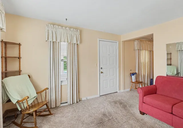 4th image of 2901 Hartline Dr, Rochester Hills, MI 48309 | MLS# 81026040062