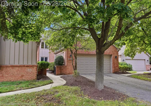 Photo 3 of Condo for sale at 28625 Auburn Ct, Farmington Hills City Oakland, MI 48331 | MLS# 20261060317 | Listing updated on 2026-08-29