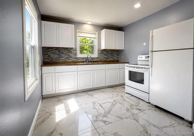 2nd image of 13518 Poplar St, Southgate, MI 48195 | MLS# 20261060321