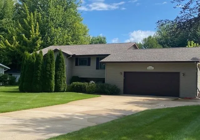3rd image of 6845 W Harbor Dr, Elk Rapids, MI 49629 | MLS# 78080071826