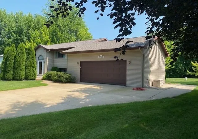 4th image of 6845 W Harbor Dr, Elk Rapids, MI 49629 | MLS# 78080071826