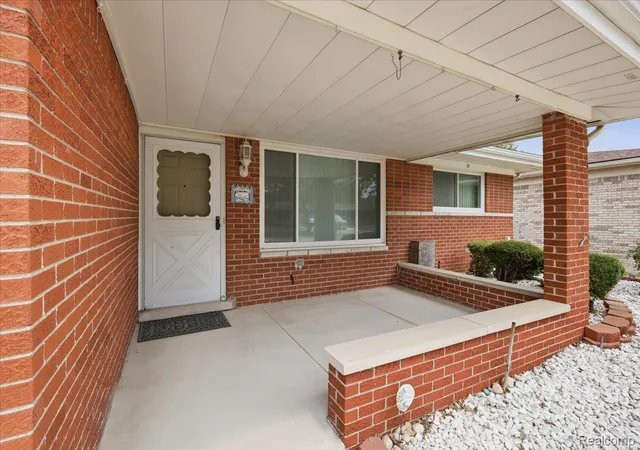 Photo 4 of Single family home for sale at 13605 Ascot Dr, Sterling Heights, MI 48312 | MLS# 20261060325 | Listing updated on 2026-08-04