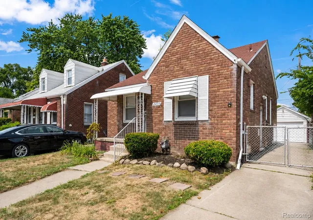 Photo 2 of Single family home for sale at 14981 Flanders St, Detroit, MI 48205 | MLS# 20261060326 | Listing updated on 2026-09-10
