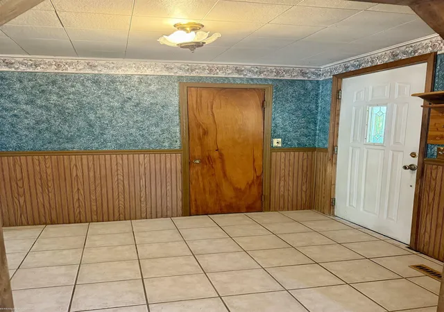 Photo 3 of Single family home for sale at 2000 Collins Ave, Shelby Township, MI 48317 | MLS# 58050217055 | Listing updated on 2026-08-04