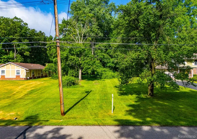 2nd image of 20099 Purlingbrook St, Livonia, MI 48152 | MLS# 20261060338