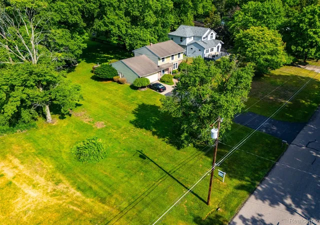 3rd image of 20099 Purlingbrook St, Livonia, MI 48152 | MLS# 20261060338