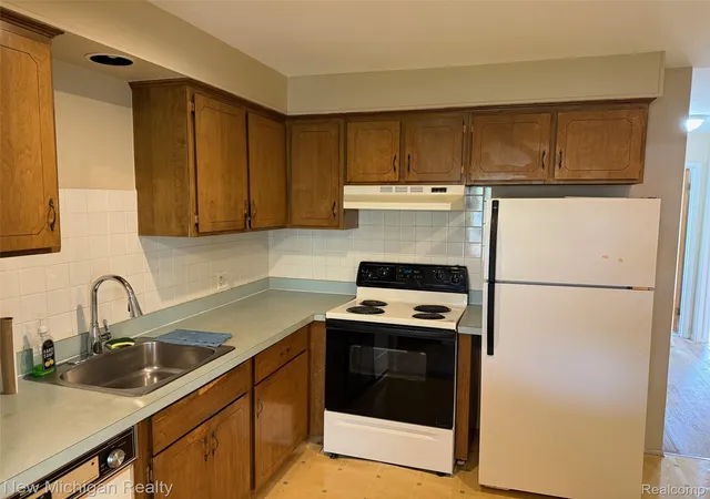 4th image of 29276 Hoover Rd #276, Warren, MI 48093 | MLS# 20261060341