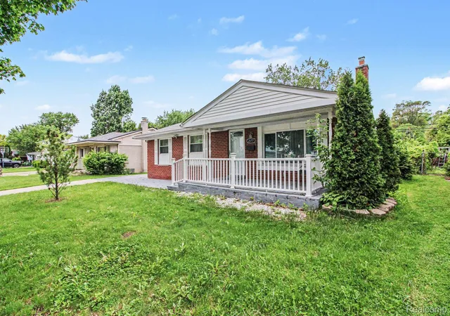 Photo 3 of Single family home for sale at 2177 Alexander Dr, Troy, MI 48083 | MLS# 20261060342 | Listing updated on 2026-09-23