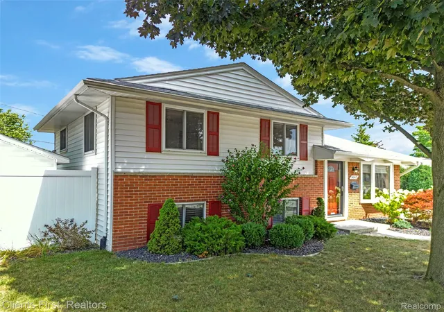 4th image of 36512 Fairchild St, Westland, MI 48186 | MLS# 20261060344