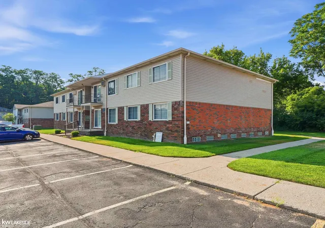 2nd image of 8120 24 Mile Rd, Shelby Township, MI 48316