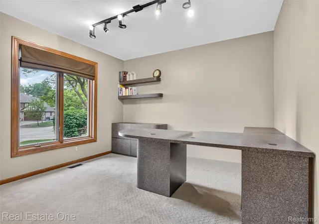 3rd image of 6730 Whiting Dr, Troy, MI 48098 | MLS# 20261060350