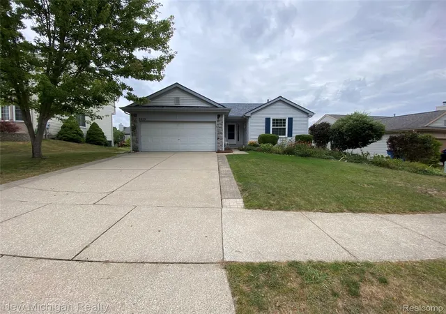 2nd image of 3373 Herrington Dr, Holly, MI 48442 | MLS# 20261060363