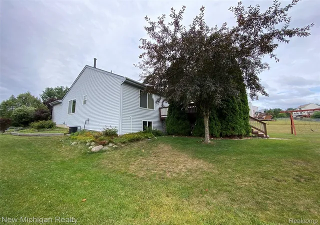 4th image of 3373 Herrington Dr, Holly, MI 48442 | MLS# 20261060363
