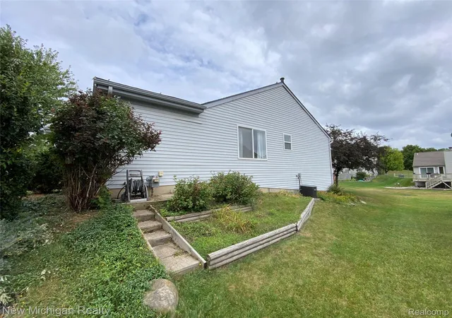 5th image of 3373 Herrington Dr, Holly, MI 48442 | MLS# 20261060363