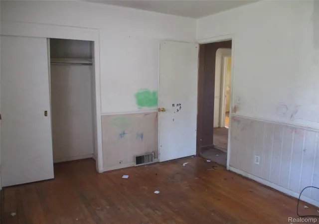 Photo 4 of Single family home for sale at 22434 Madison St, Saint Clair Shores, MI 48081 | MLS# 20261060365 | Listing updated on 2026-08-03