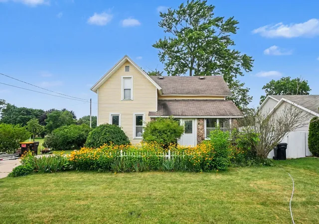 Photo 1 of Single family home for sale at 4071 Ivanrest Ave Sw, Grandville, MI 49418 | MLS# 71026040084 | Listing updated on 2026-09-01