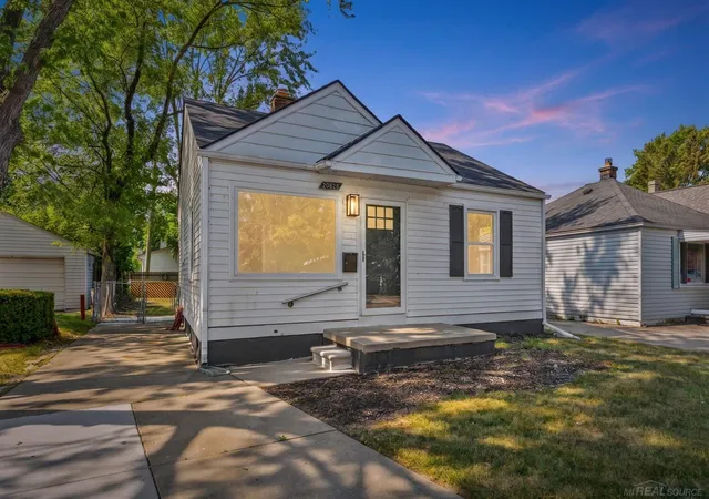 1st image of 20626 Ridgemont Rd, Harper Woods, MI 48225 | MLS# 58050217065