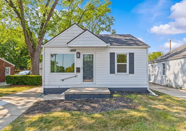 Photo 3 of Single family home for sale at 20626 Ridgemont Rd, Harper Woods, MI 48225 | MLS# 58050217065 | Listing updated on 2026-08-04