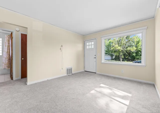 Photo 4 of Single family home for sale at 20626 Ridgemont Rd, Harper Woods, MI 48225 | MLS# 58050217065 | Listing updated on 2026-08-04