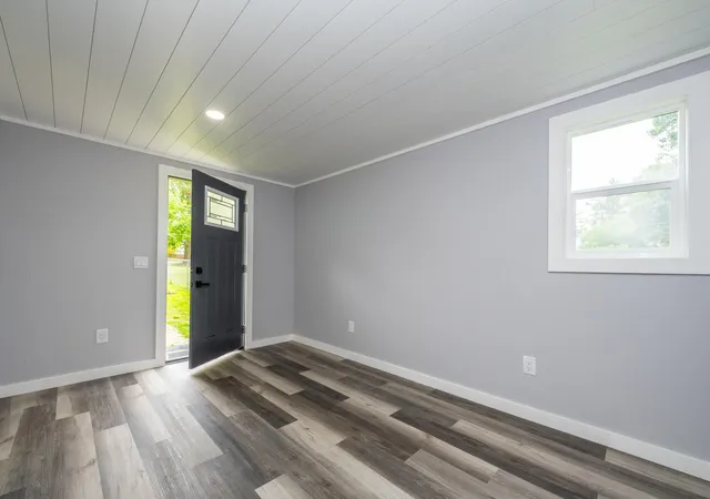 5th image of 411 Paw Paw Ave, Watervliet City Berrien, MI 49098 | MLS# 69026040086