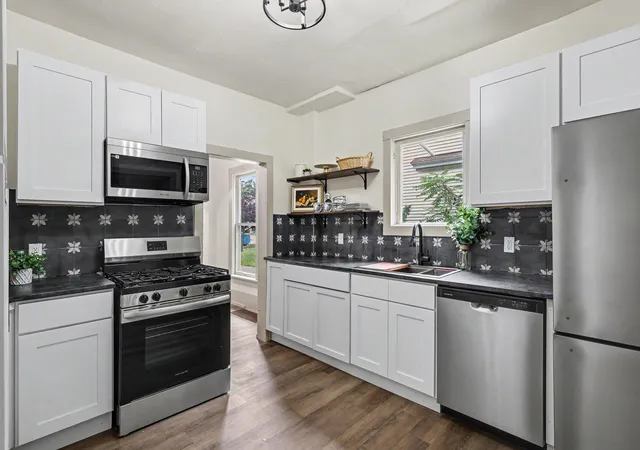 Photo 4 of Single family home for sale at 119 E Isabella Ave, Muskegon, MI 49442 | MLS# 71026040087 | Listing updated on 2026-09-18