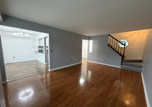 Listing Photo 2 - Condo for sale in building located at 7471 N Kingston Ct, Westland, MI 48185