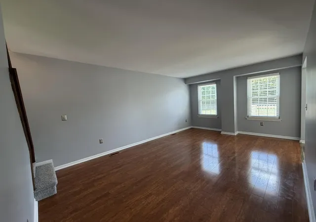 Listing Photo 4 - Condo for sale in building located at 7471 N Kingston Ct, Westland, MI 48185