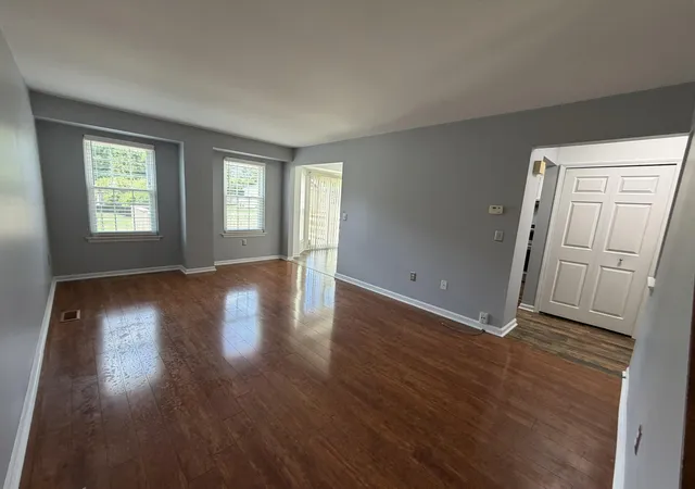 Listing Photo 5 - Condo for sale in building located at 7471 N Kingston Ct, Westland, MI 48185
