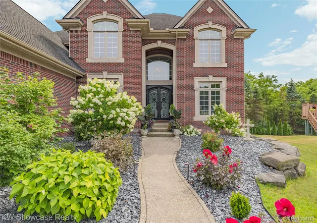 Photo 1 of Sale Pending at 1803 Applebrook Dr, Commerce Township, MI 48382 | MLS# 20261060383 | Listing updated on 2026-08-31