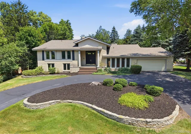 2nd image of 3300 Woodview Lake Rd, West Bloomfield, MI 48323 | MLS# 20261060384