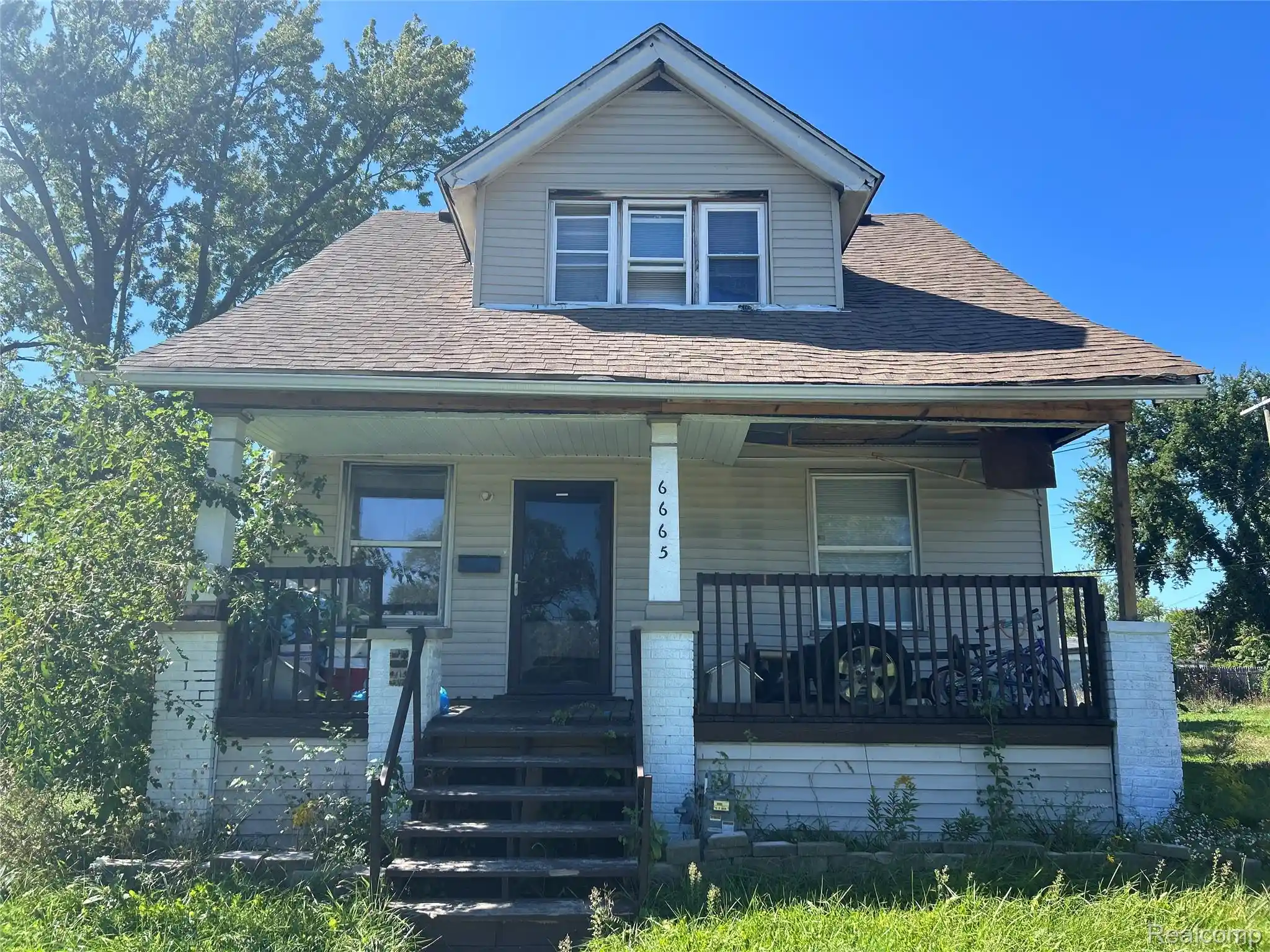 Photo 1 of Sale Pending at 6665 Holcomb St, Detroit, MI 48213 | MLS# 20261060392 | Listing updated on 2026-10-27