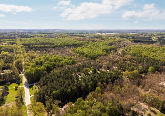 4th image of 11886 Cedar Creek Rd, Fife Lake, MI 49633 | MLS# 78080071831