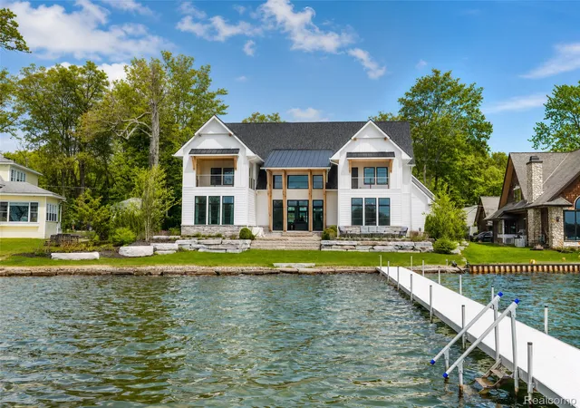 Photo 2 of Single family home for sale at 12530 Woodhull Landing, Fenton, MI 48430 | MLS# 20261060413 | Listing updated on 2026-08-04