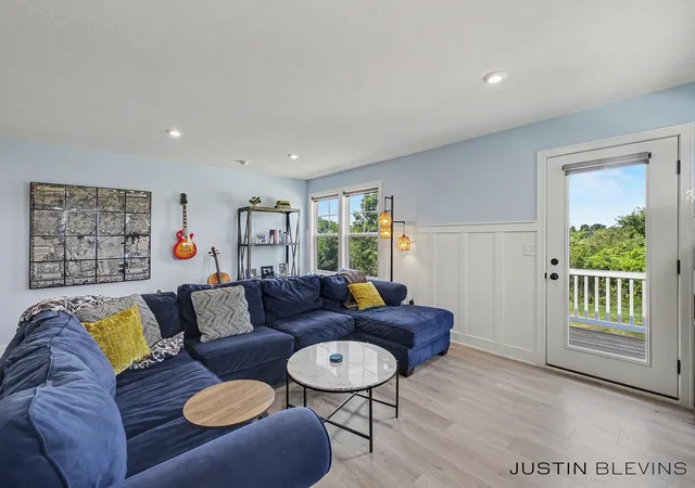 Listing Photo 4 - Condo for sale in building located at 8915 Barrington Ln, Jenison, MI 49428