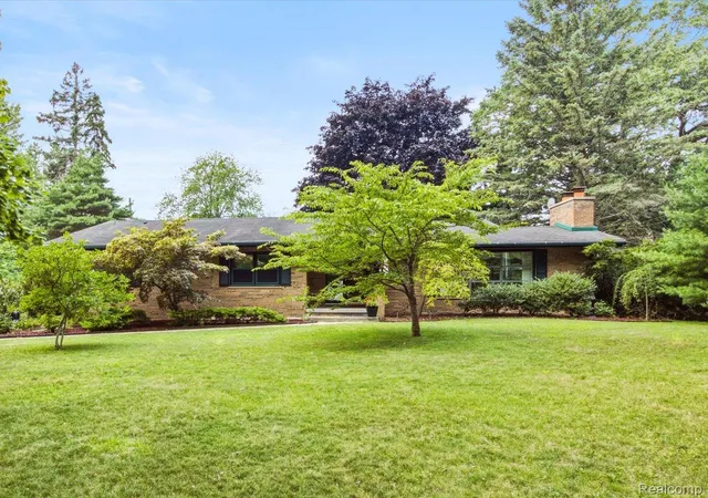 1st image of 4291 Gratiot Ave, Fort Gratiot, MI 48059 | MLS# 20261060417